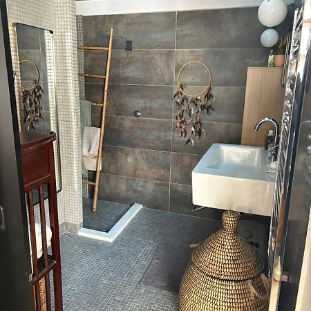 Maison Loft Romantique Centre Village Saint-Laurent-dʼAigouze