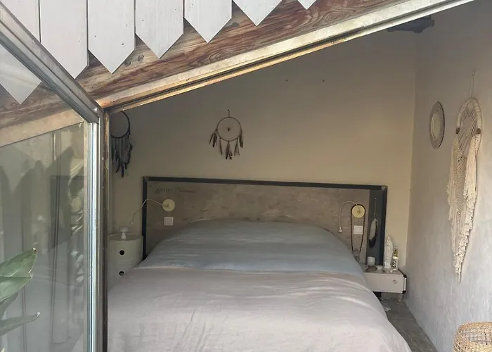 Maison Loft Romantique Centre Village 度假居 Saint-Laurent-dʼAigouze