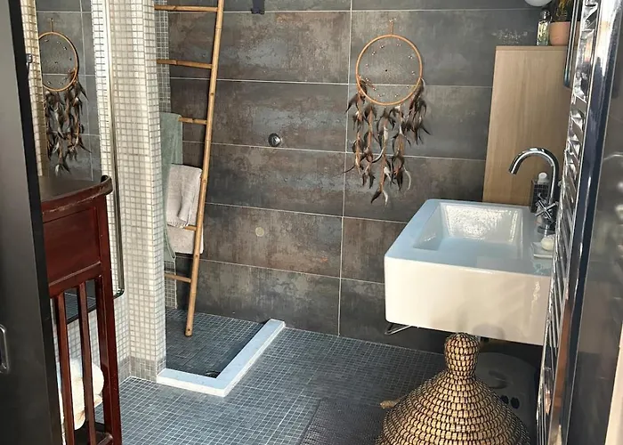 Maison Loft Romantique Centre Village Saint-Laurent-dʼAigouze